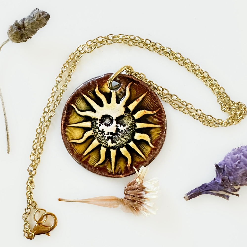 New in Box Ceramic Sun Necklace